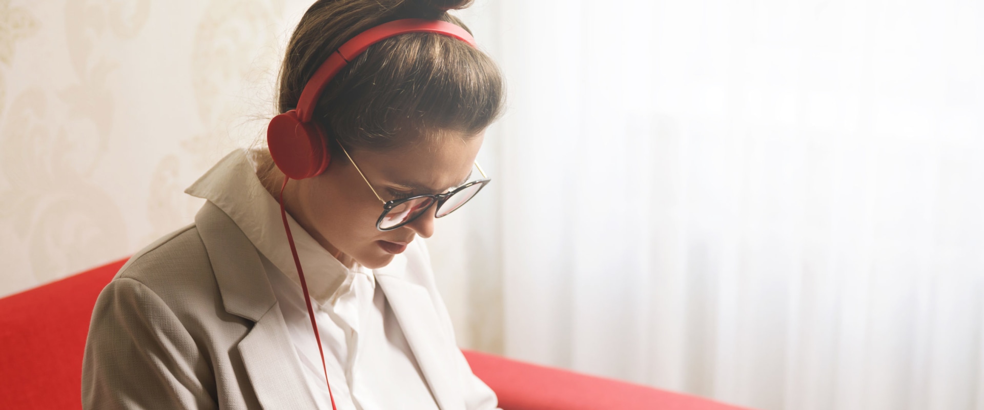 The Ultimate Guide to Finding the Perfect Online Piano Instructor for Adults