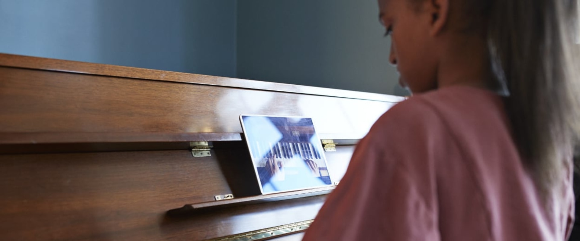 Maximizing Your Progress in Online Piano Lessons for Adults