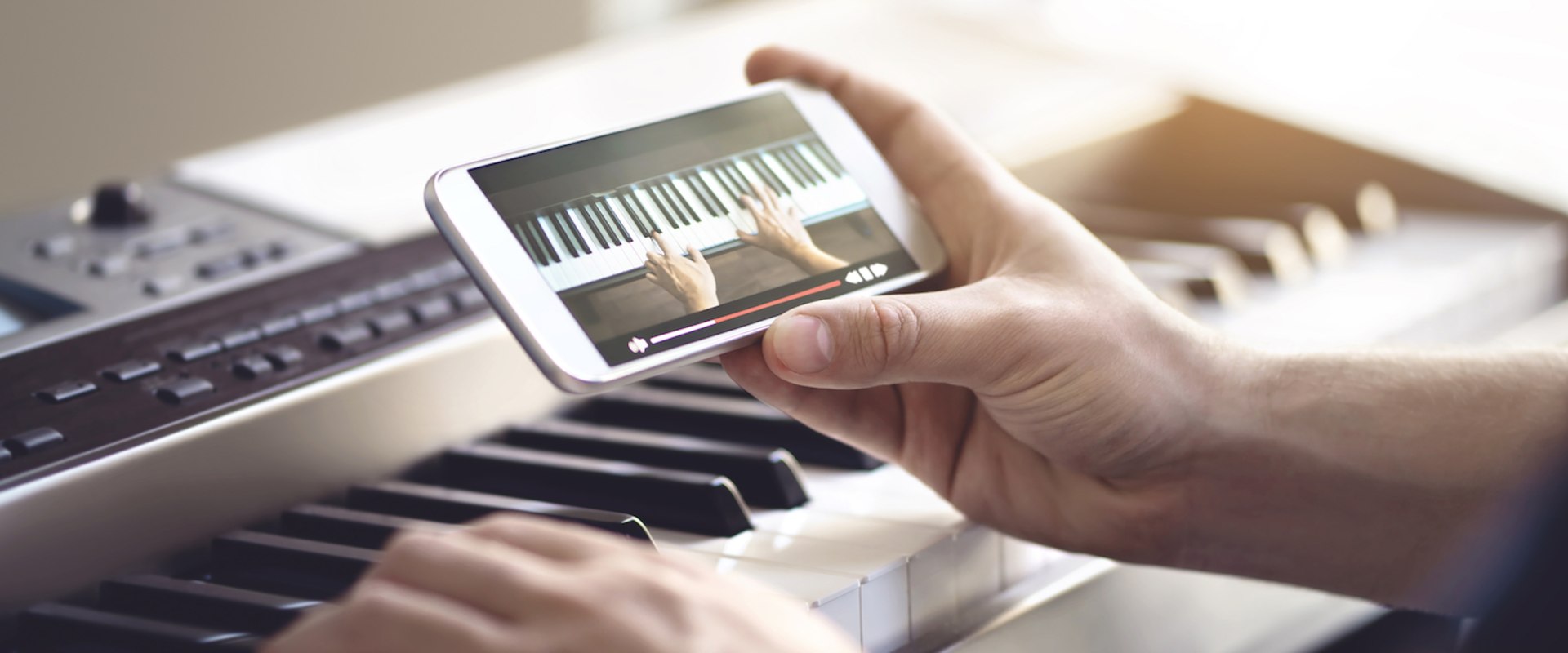 Unlocking the Keys: A Guide to Measuring Progress in Online Piano Lessons for Adult Students